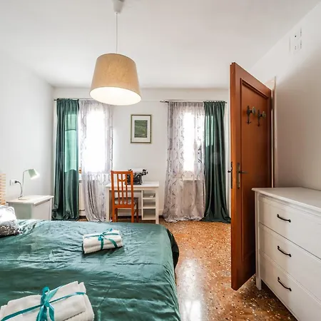 Apartment Queen Carlotta *