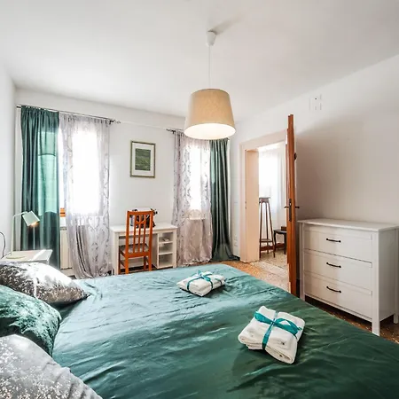 Queen Carlotta Apartment