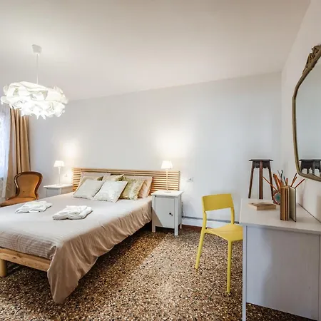 Apartment Queen Carlotta *