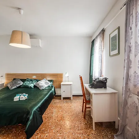 Apartment Queen Carlotta Venice